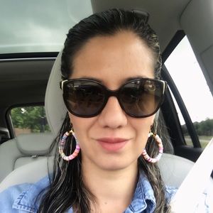 Meet your Posher, Ana